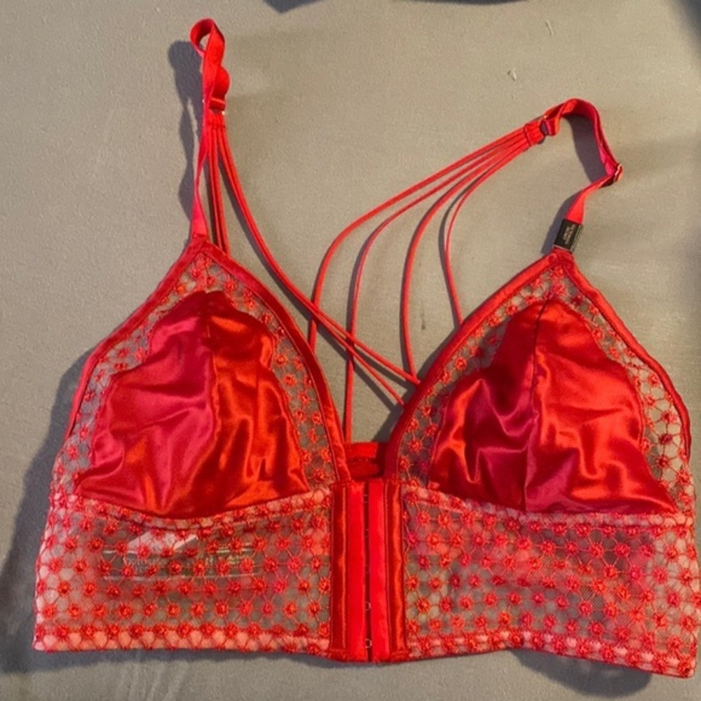 Victoria's Secret Satin & Lace Strappy Bralette Red XL NWT